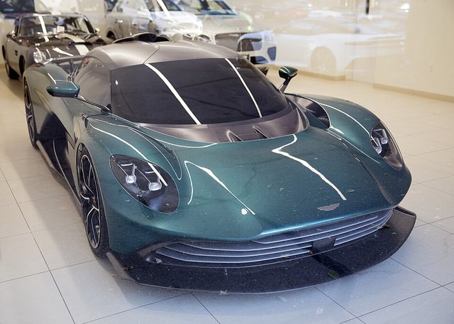 ASTON MARTIN Valhalla 2024-heden