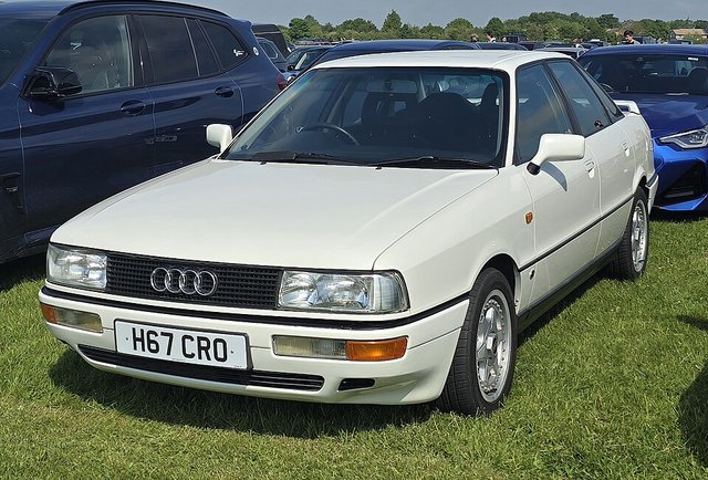 AUDI 100