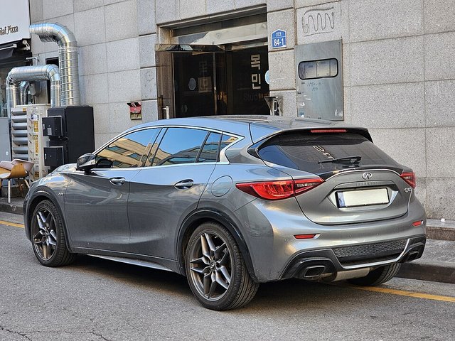 INFINITI Q30 2015-2019