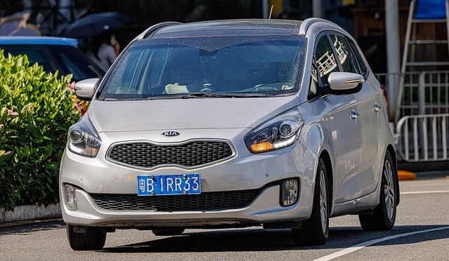 KIA Carens