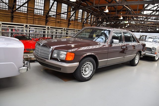 MERCEDES-BENZ 380 1979-1985