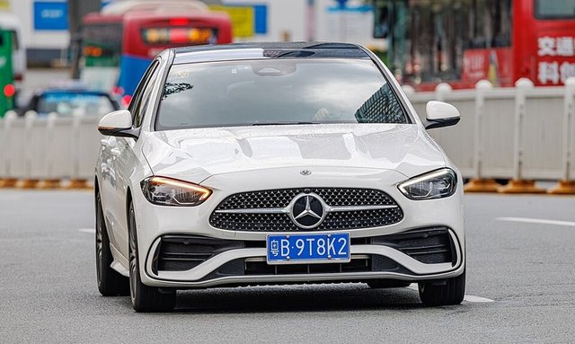 MERCEDES-BENZ C-Class