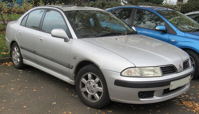 MITSUBISHI Carisma