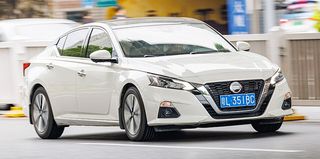 NISSAN Altima