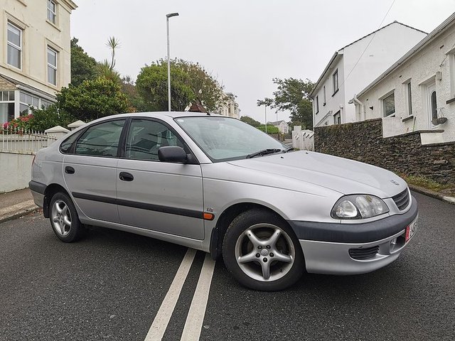 TOYOTA Avensis 1997-2003