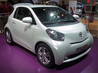 TOYOTA iQ