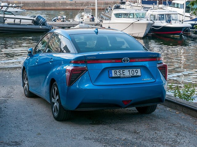 TOYOTA Mirai 2015-2020