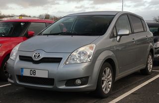 TOYOTA Verso