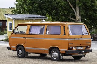 VOLKSWAGEN Kombi