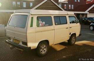 VOLKSWAGEN Kombi