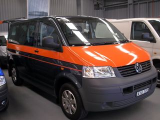 VOLKSWAGEN Kombi